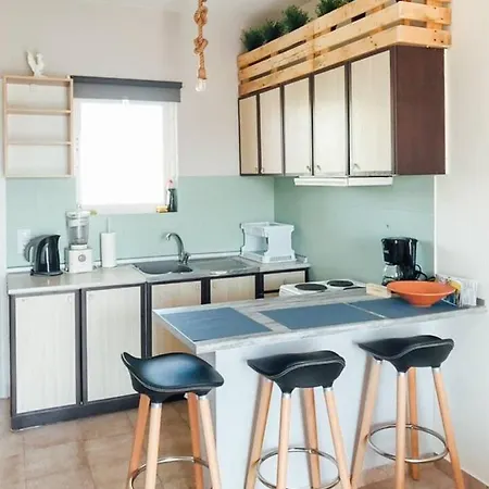 Charming 2-Bedroom Apartment Close To Amenities Porto Heli