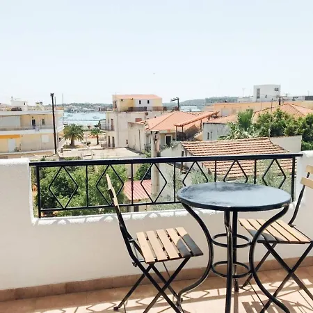 아파트 Charming 2-Bedroom Apartment Close To Amenities *