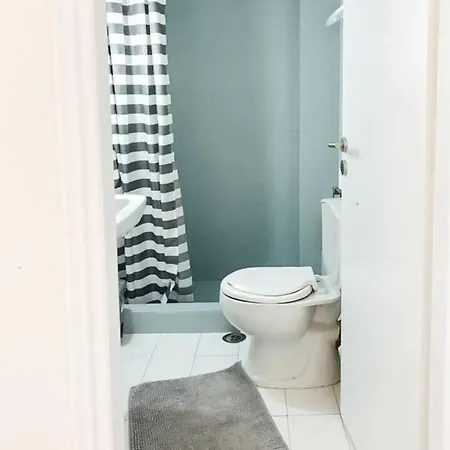 Charming 2-Bedroom Apartment Close To Amenities 아파트 포르토헬리