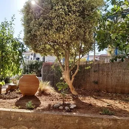 Charming 2-Bedroom Apartment Close To Amenities Porto Heli